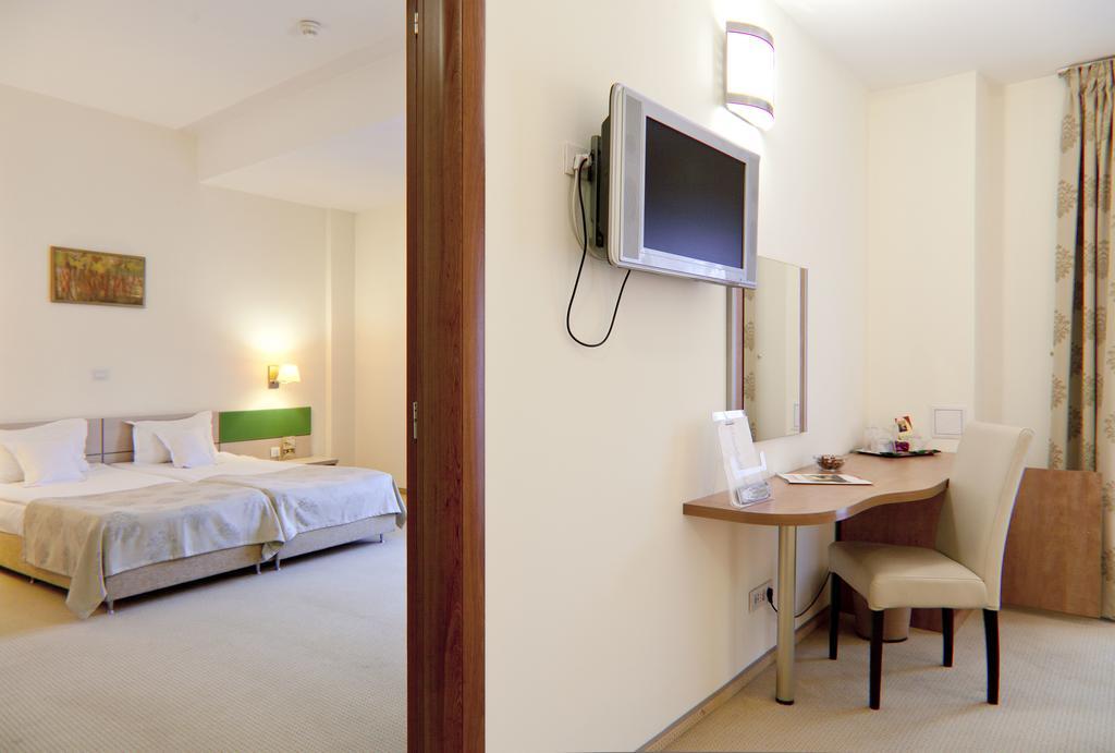 Euro Hotels Gara De Nord Bukarest Exteriör bild