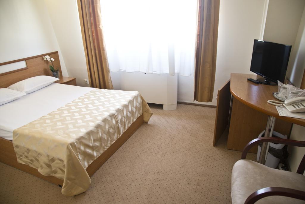 Euro Hotels Gara De Nord Bukarest Exteriör bild