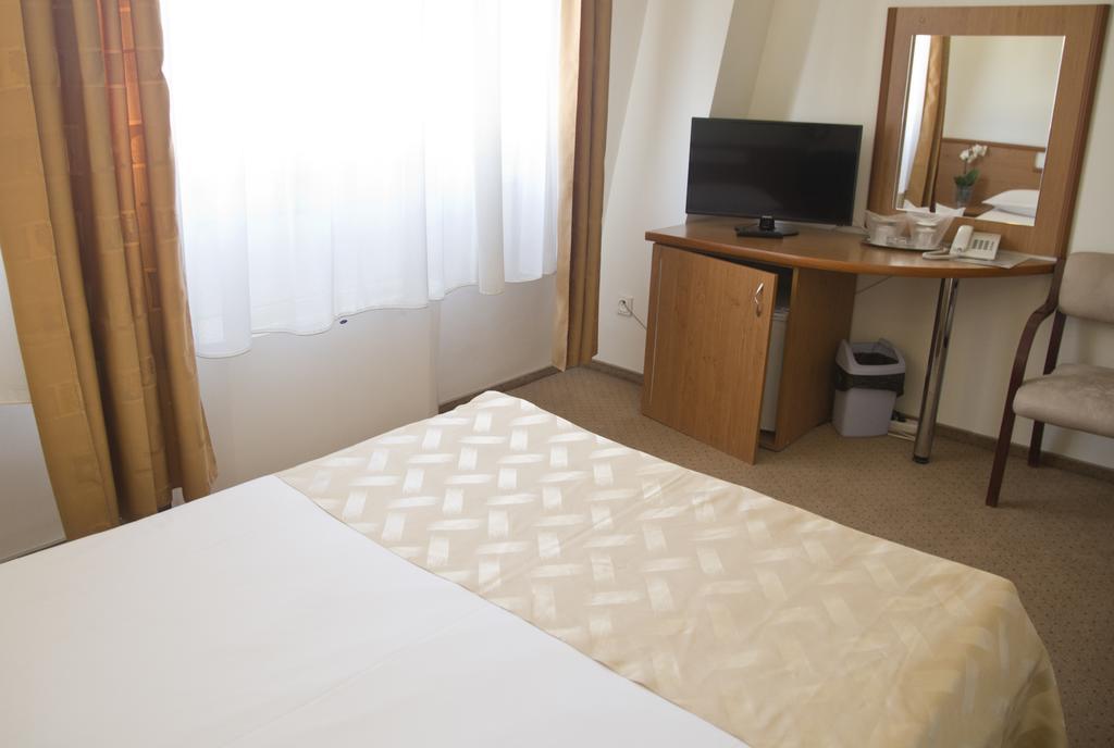 Euro Hotels Gara De Nord Bukarest Exteriör bild