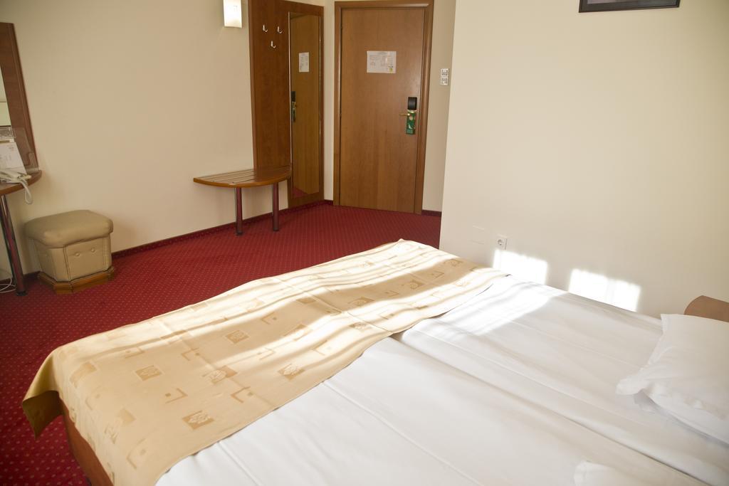 Euro Hotels Gara De Nord Bukarest Exteriör bild
