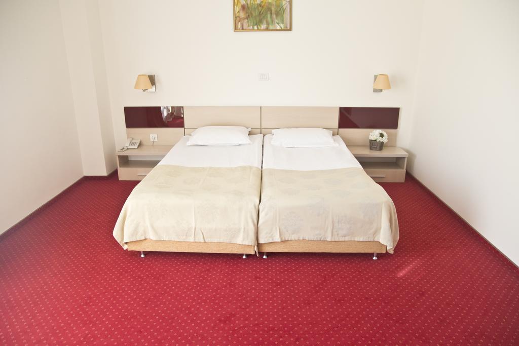 Euro Hotels Gara De Nord Bukarest Exteriör bild