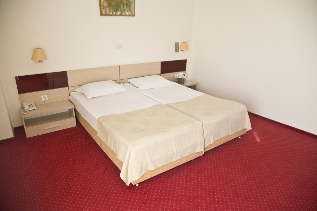 Euro Hotels Gara De Nord Bukarest Exteriör bild
