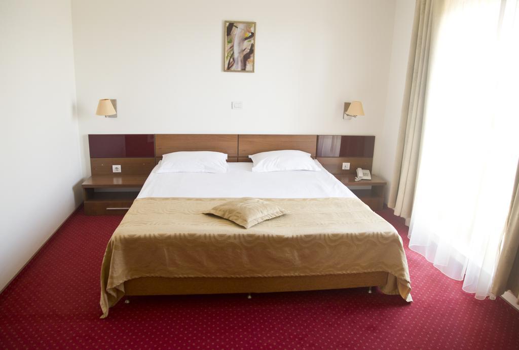 Euro Hotels Gara De Nord Bukarest Exteriör bild