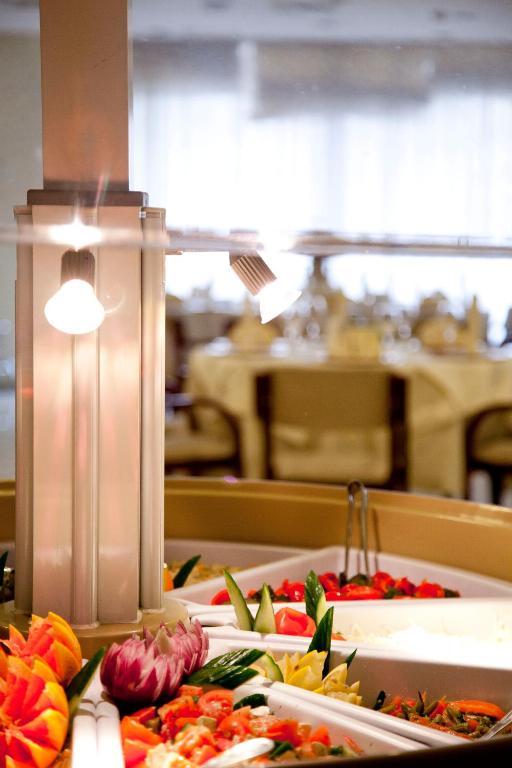 Euro Hotels Gara De Nord Bukarest Exteriör bild