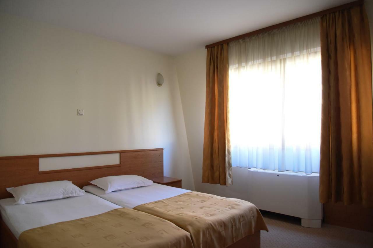 Euro Hotels Gara De Nord Bukarest Exteriör bild